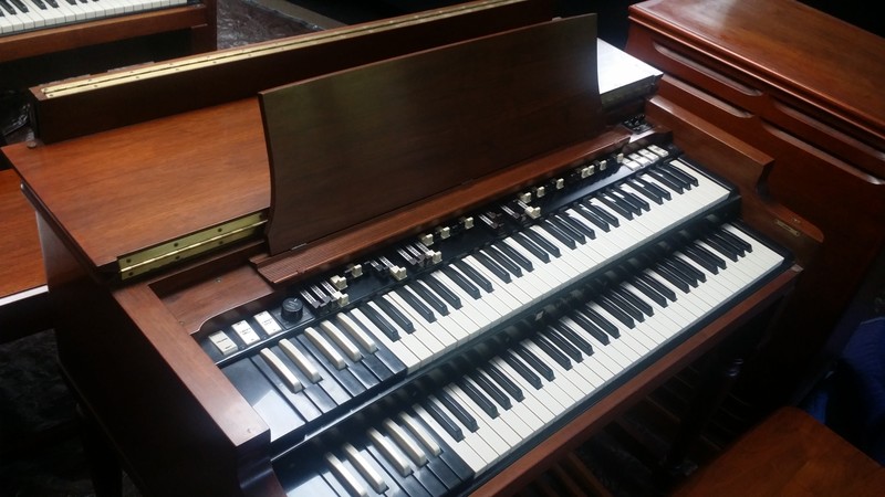 NEW ARRIVAL!  AVAILABLE! Mint 1969 Hammond B3 Organ & Original 122 Leslie! Vintage Perfect! Will Sell Fast! Don't Miss Out On This One! - Available!
