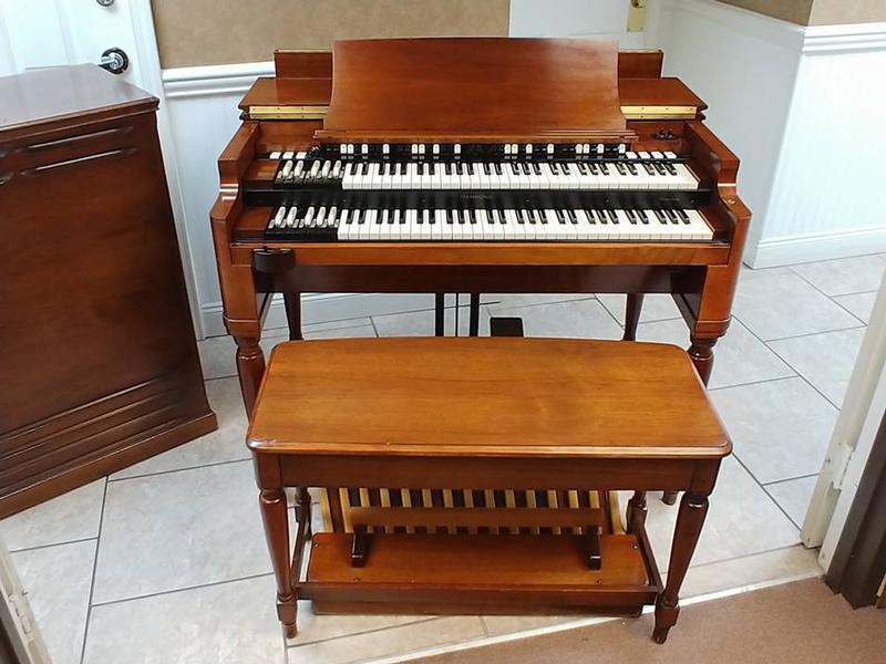 NEW ARRIVAL- Beautiful Vintage  70's Hammond B3 Organ-Original Bench & Pedals & Leslie Speaker-Excellent Condition, Plays & Sounds Great, Will Sell Fast-Now Sold!-copy