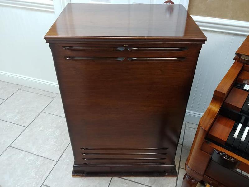 NEW ARRIVAL-Beautiful Hammond B3 Organ-Original Bench & Pedals & Leslie Speaker & PR 40 Cabinet-Excellent Condition, Plays & Sounds Great, Will Sell Fast-Sold!-copy