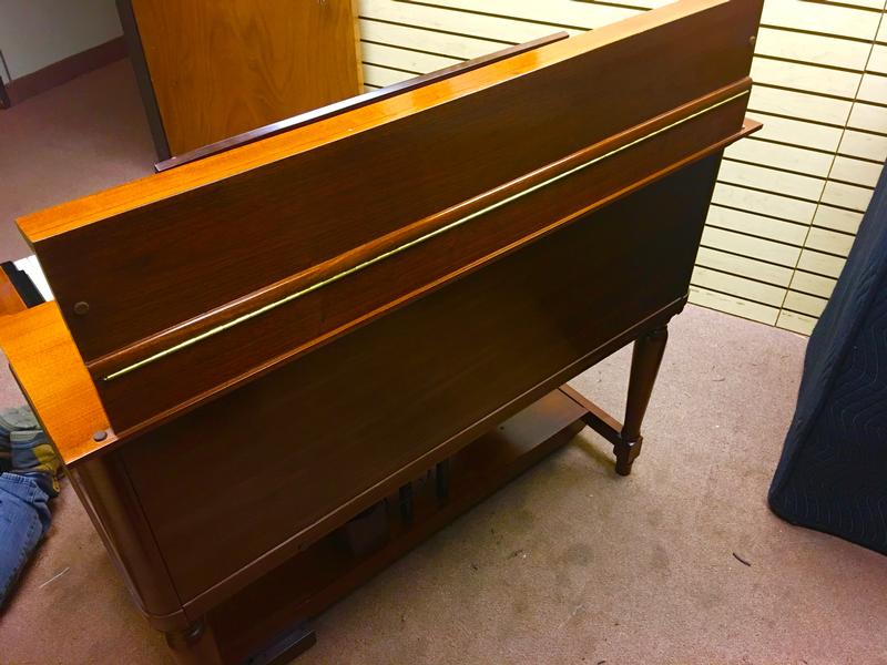 NEW ARRIVAL-THE HOLY GRAIL! NOW IN OUR SHOWROOM! A PRISTINE LIKE NEW GORGEOUS VINTAGE HAMMOND B3 ORGAN & LESLIE SPEAKER! Will Sell Fast! A Great Value! Plays & And Sounds Perfect!  Now Available!