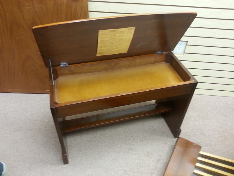 PRISTINE LIKE NEW!  A Beautiful 1964 Vintage Hammond C3 Organ & 147R Leslie!  GORGEOUS! Will Sell Fast! - Now Available!